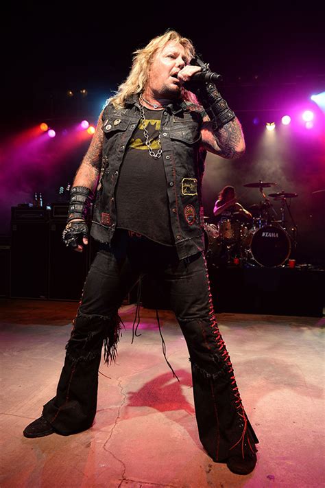 vince neil performing at donald trump s inauguration for