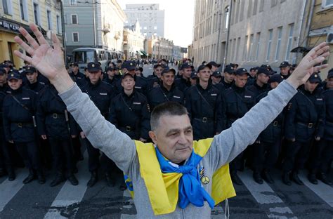 Russians Protest Putin’s Stance On Ukraine The New York Times