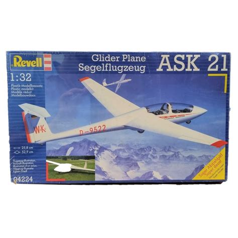 revell glider plane    scale plastic model kit  aircraft maya toys