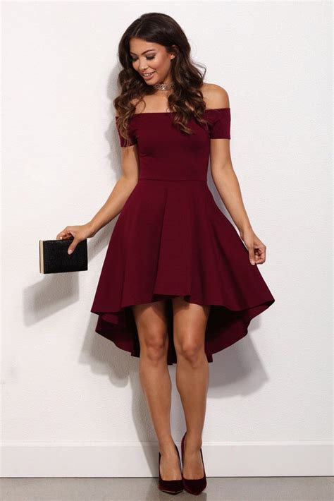 The Perfect Christmas Party Dress –