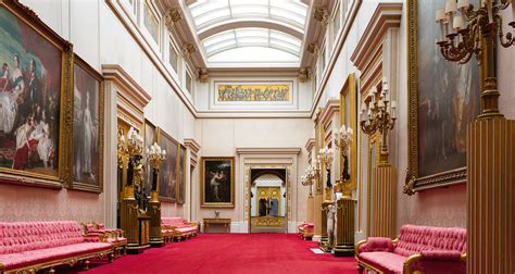 buckingham palaces resplendent    rooms