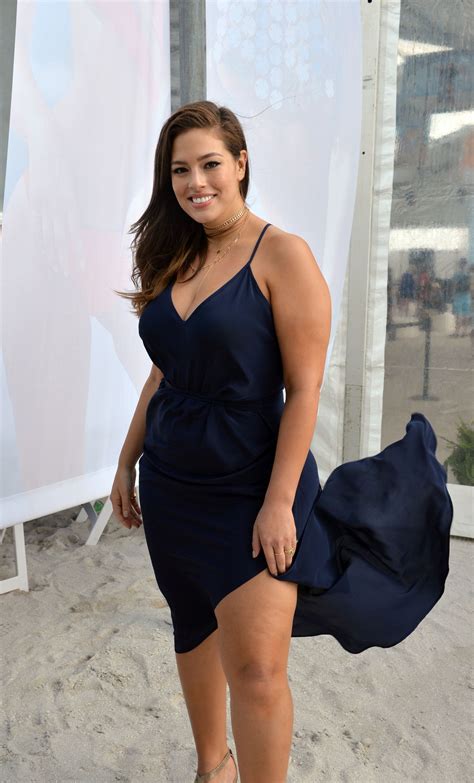 ashley graham sports illustrated swimsuit 2016 event in