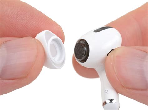 airpods pros silicone ear tips  custom   wont  easy  replace ubergizmo