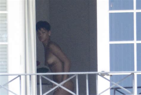 wow rihanna nude leaked pics from icloud hot and sexy