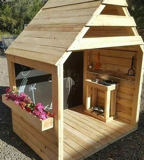 inexpensive diy wooden pallet ideas  inspiration pallet outdoor pallet playhouse play