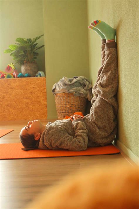 de gebroken kaars houding de  voordelen yogasmiley