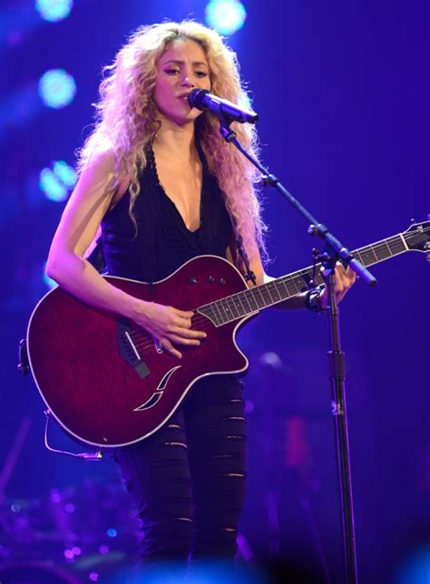 2013 Hot Shakira Pictures Popsugar Celebrity Uk Photo 41