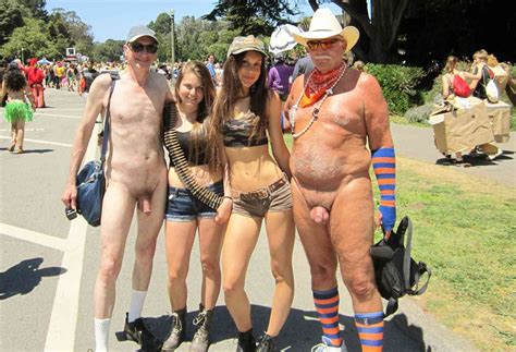 tons of public amateur cfnm moments from the bay to breakers event all things cfnm at all