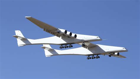 wingspan wider   football field worlds largest plane takes