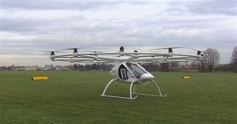 video  drone transforme en helicoptere est ce encore  drone le huffpost