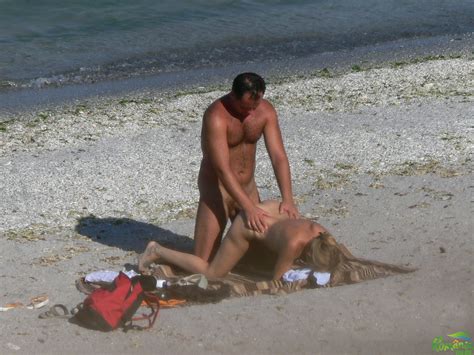 beach couple voyeur hot nude