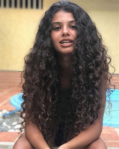 22 Latina Short Curly Hairstyles Hairstyle Catalog