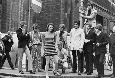 26 Amazing Photos Of Carnaby Street In The Swinging