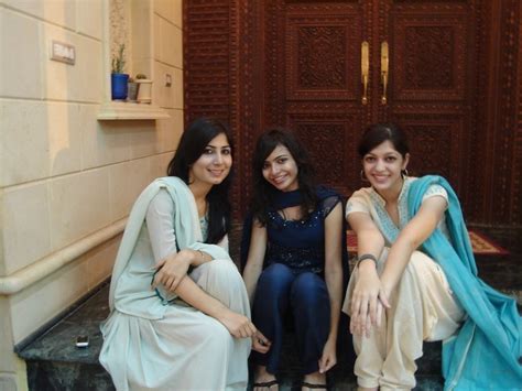 Indian And Paki Wallpapers Pakistani College Girls Photos New