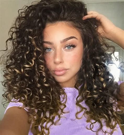 prettiest girl in the world with curly hair emelie bettah curly