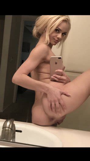 spreading her asshole porn photos eporner