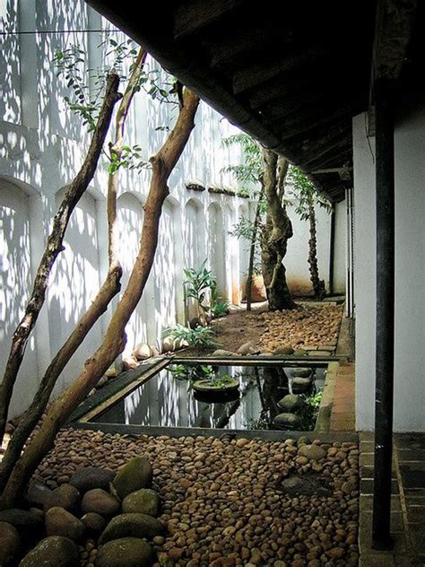 cozy japanese courtyard  small ponds homemydesign