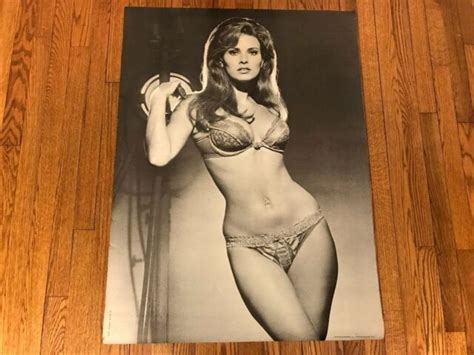 Raquel Welch Fathom Vintage 1970 Personality Poster 29x41 Very Rare No