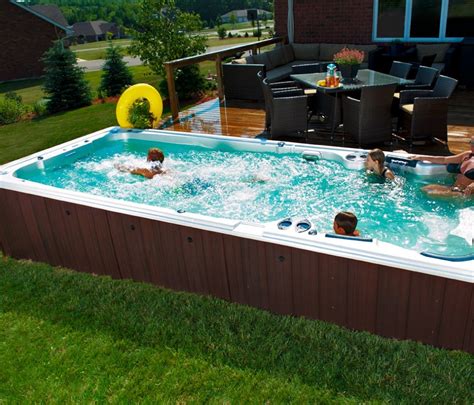 jacuzzi expands  family  brands pool  spa scene
