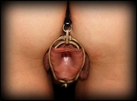 clitoris pierced clit piercing