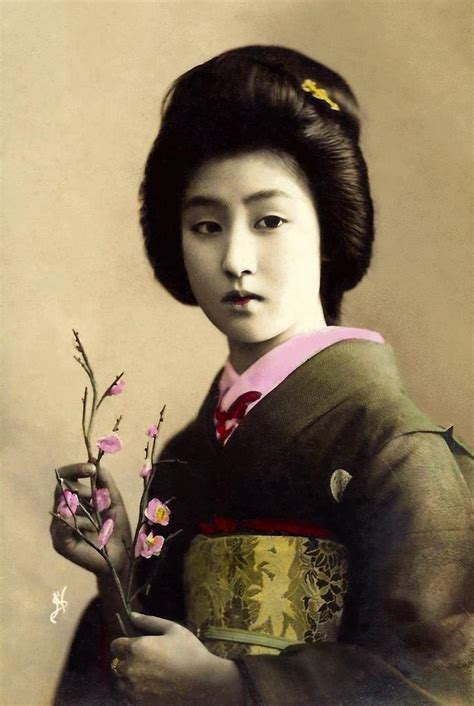 Beautiful Portraits Of A Popular Tokyo Geisha From 100