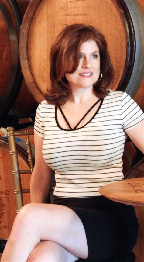 jana cristofano wine girl women and wine influencers fashion