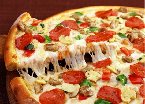 Sbarro Free Slice Of Ny Cheese Or Ny Pepperoni Pizza