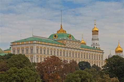 grand kremlin palace kremlin moscow russia description moscow   img grand kremlin
