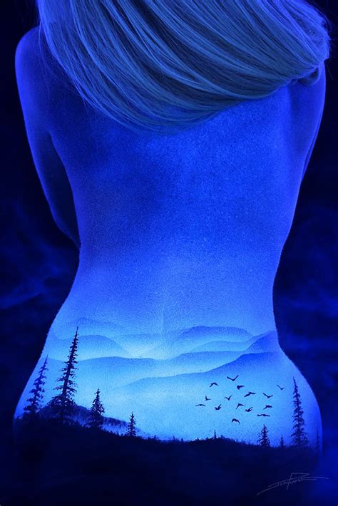 I Paint “bodyscapes” That Glow Under Black Light Bored Panda