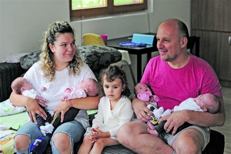 tri devojcice iz cuvenih srpskih cetvorki tesko bolesne porodica