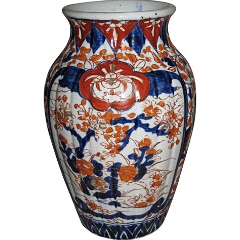 japanese antique imari porcelain fluted vase  dynastycollections  ruby lane