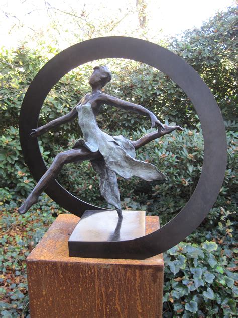 bronzen beeld voor de tuin bronzen tuinbeeld beeld  de tuin bronzen sculpturen  moderne
