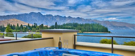 choose  queenstown accommodation