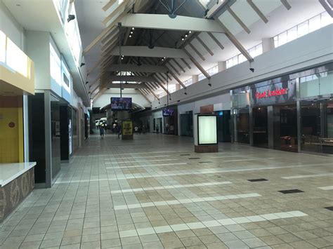 walked  northgate mall  week  incredibly eerie  empty