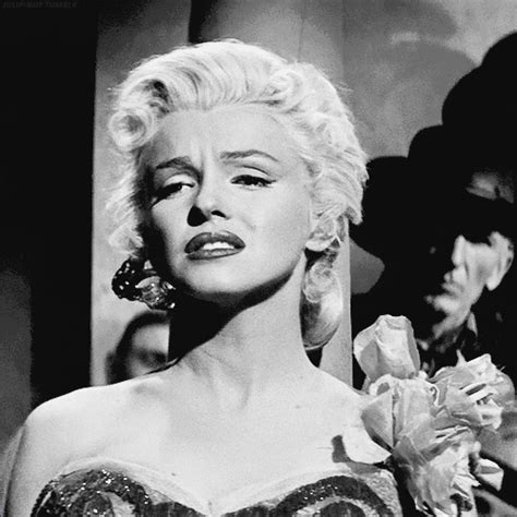 marilyn monroe hunts find and share on giphy