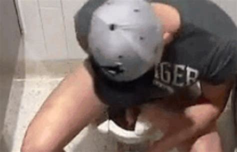 wiping his ass in the public toilet spycamfromguys hidden cams spying on men