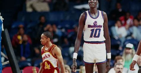 manute bol  spud webb nbahumor nba humor pinterest manute bol spud webb  nba