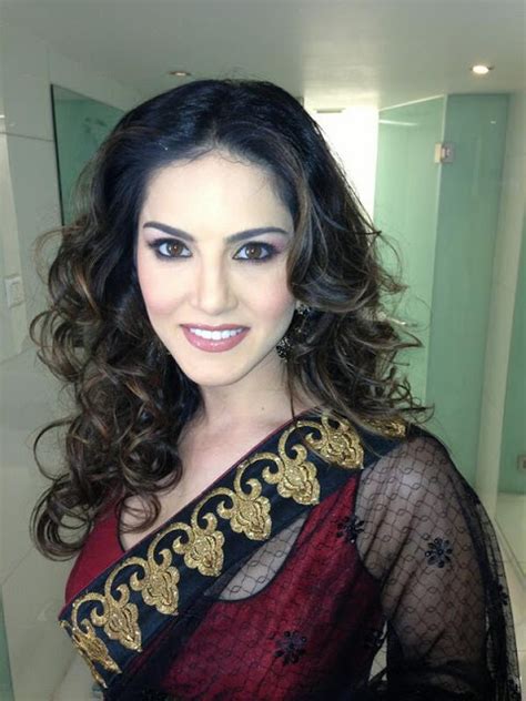 beautiful and hot girls wallpapers sunny leone in saree