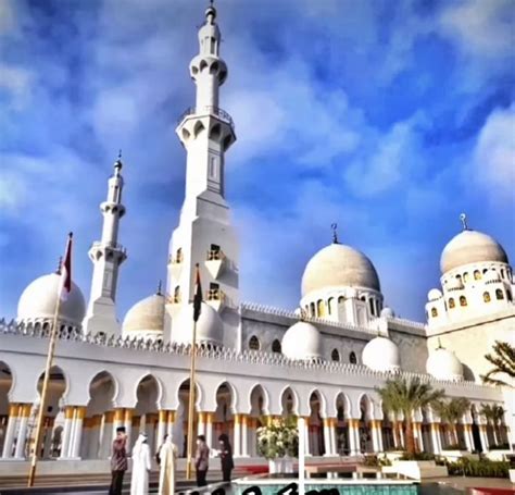 tempat wisata religi  solo   foto megah masjid raya sheikh zayed