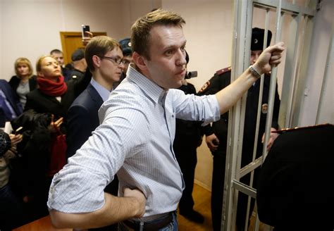 In Latest Challenge To Putin Russian Activist Navalny Breaks House