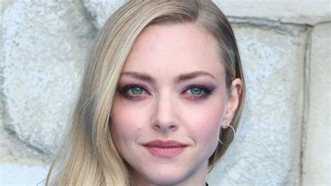 Amanda Seyfried Leaked Pics Trend On Twitter Fans Rush To