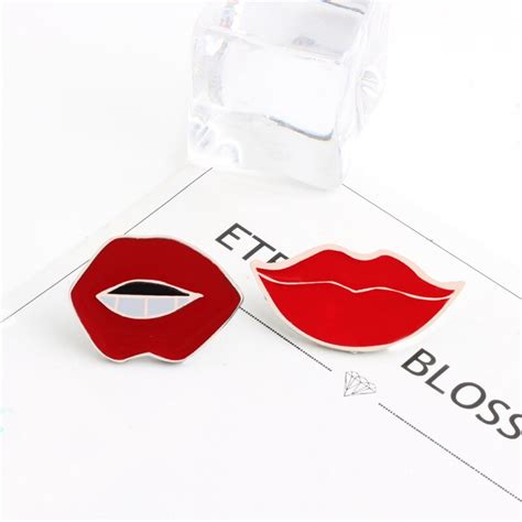 2pc Set Women Fashion Icon Brooch Pin Sexy Red Lips Metal Enamel Pins