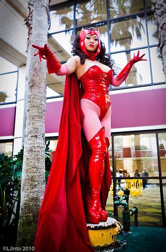 Megacon Scarlet Witch 4 Cosplay Woman Scarlet Witch