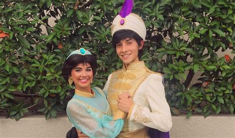 Photos Aladdin And Jasmine Debut New Outfits At Disney Parks
