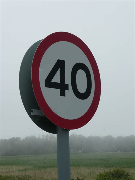 fileunited kingdom mph speed limit signjpg wikimedia commons
