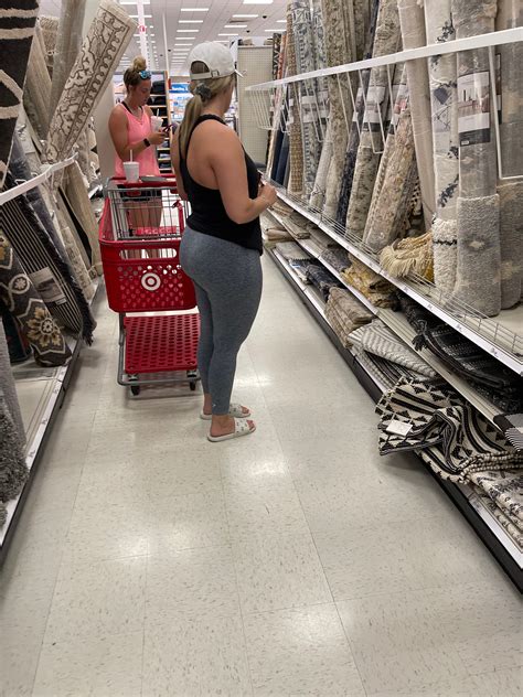 Thick Blonde College Pawg Spandex Leggings And Yoga Pants Forum