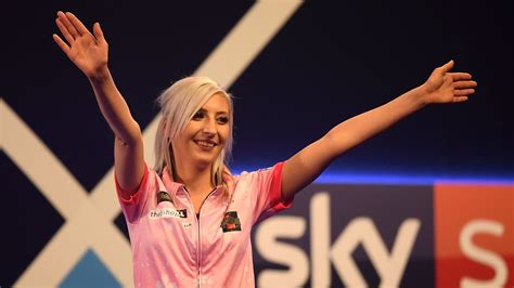 pdc world darts championship fallon sherrock   woman  beat  man uk news sky news