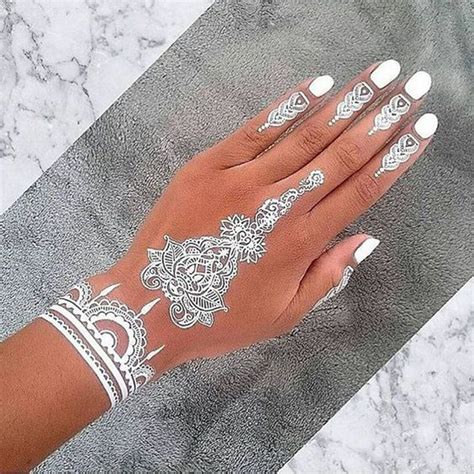 henné blanc sur les mains henna tattoos white henna tattoo armband