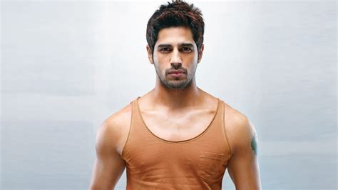 The Sexiest Bollywood Actors Of 2014 — Bollybrit