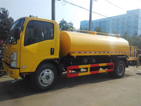 isuzu euro   water carrier truck